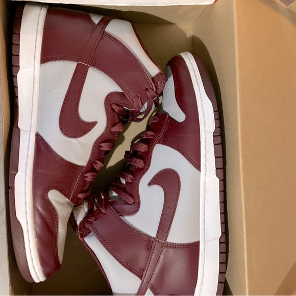 NIKE DUNK HI RETRO - Picture 4 of 5